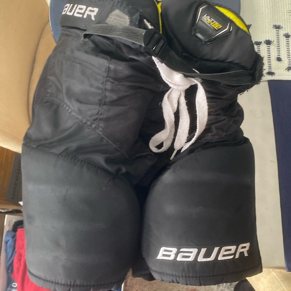 Bauer youth large hockey pants/pads
